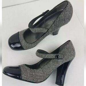 Tahari Mary Jane Hoodstooth Pattern Leather 4" heel. Size 9.5
